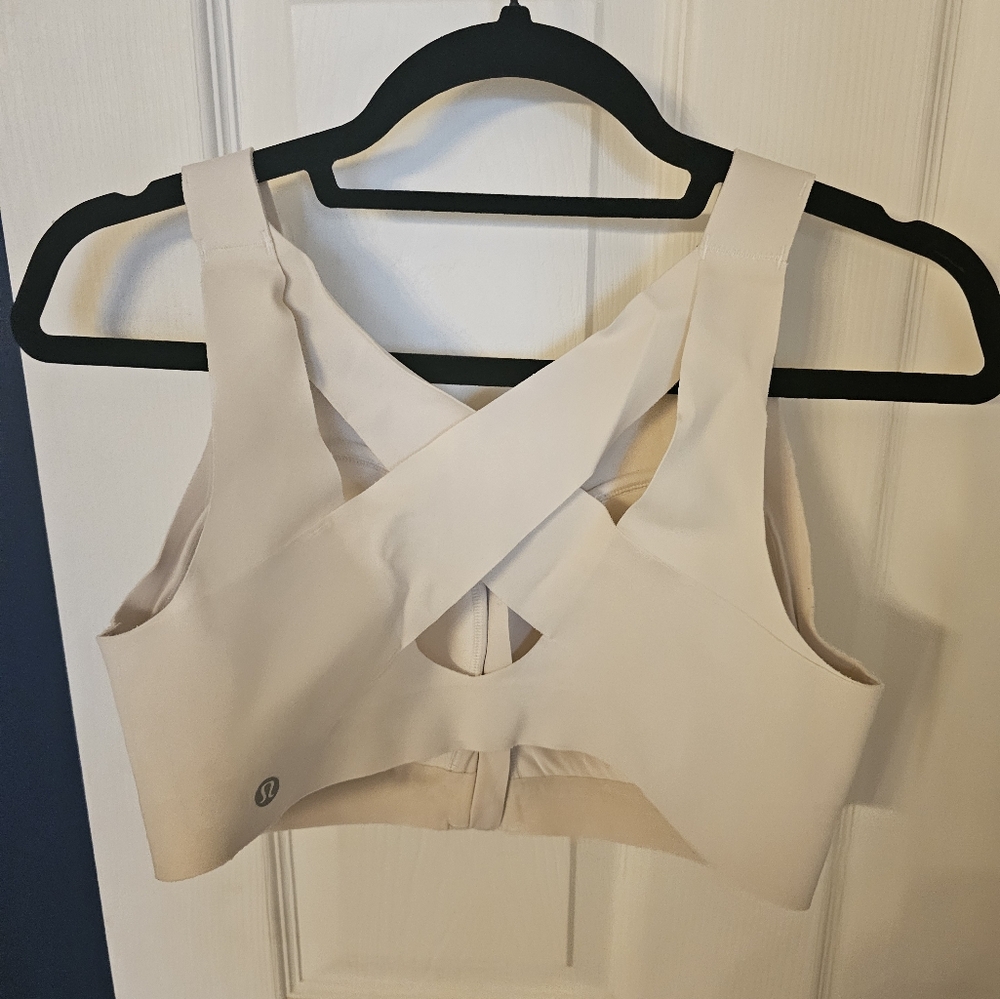Lululemon enlite front zip sports bra